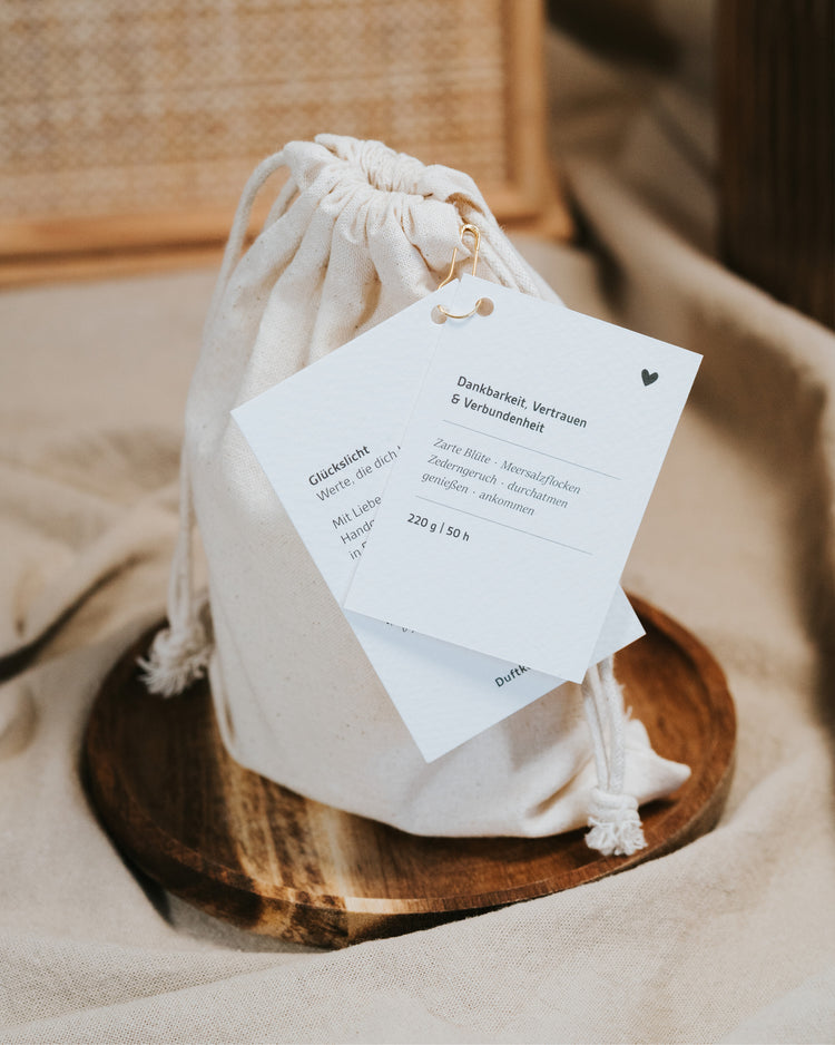 Duftkerze als Symbol für Zusammenhalt und Dankbarkeit – liebevoll gestaltet