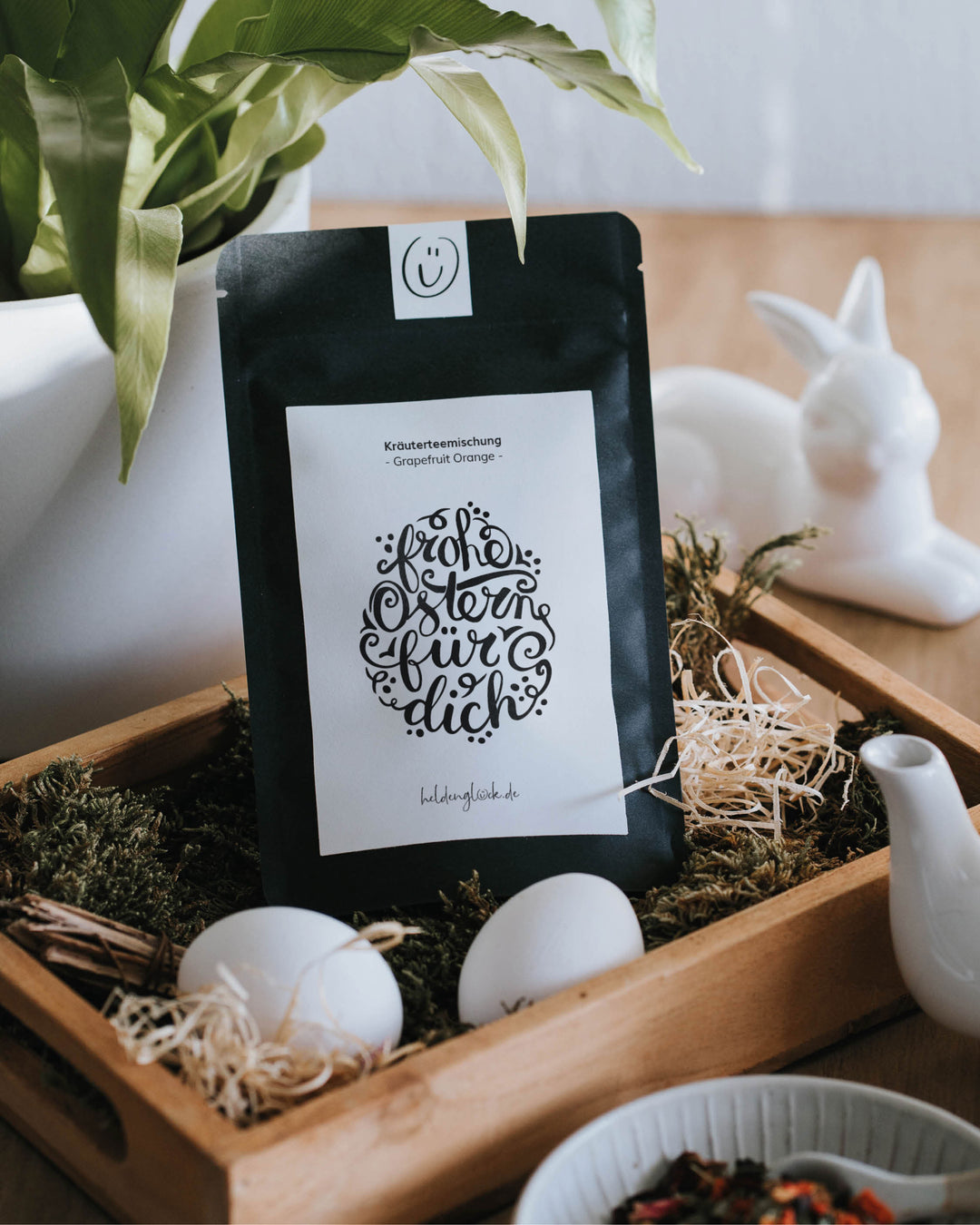 Kräutertee „Frohe Ostern“ mit frischer Grapefruit-Orange-Note – liebevolles Ostergeschenk mit Herz