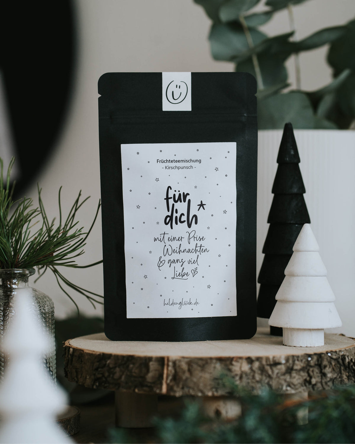 Winterlicher Früchtetee mit Mandel, Kokos und fruchtiger Kirsch-Note