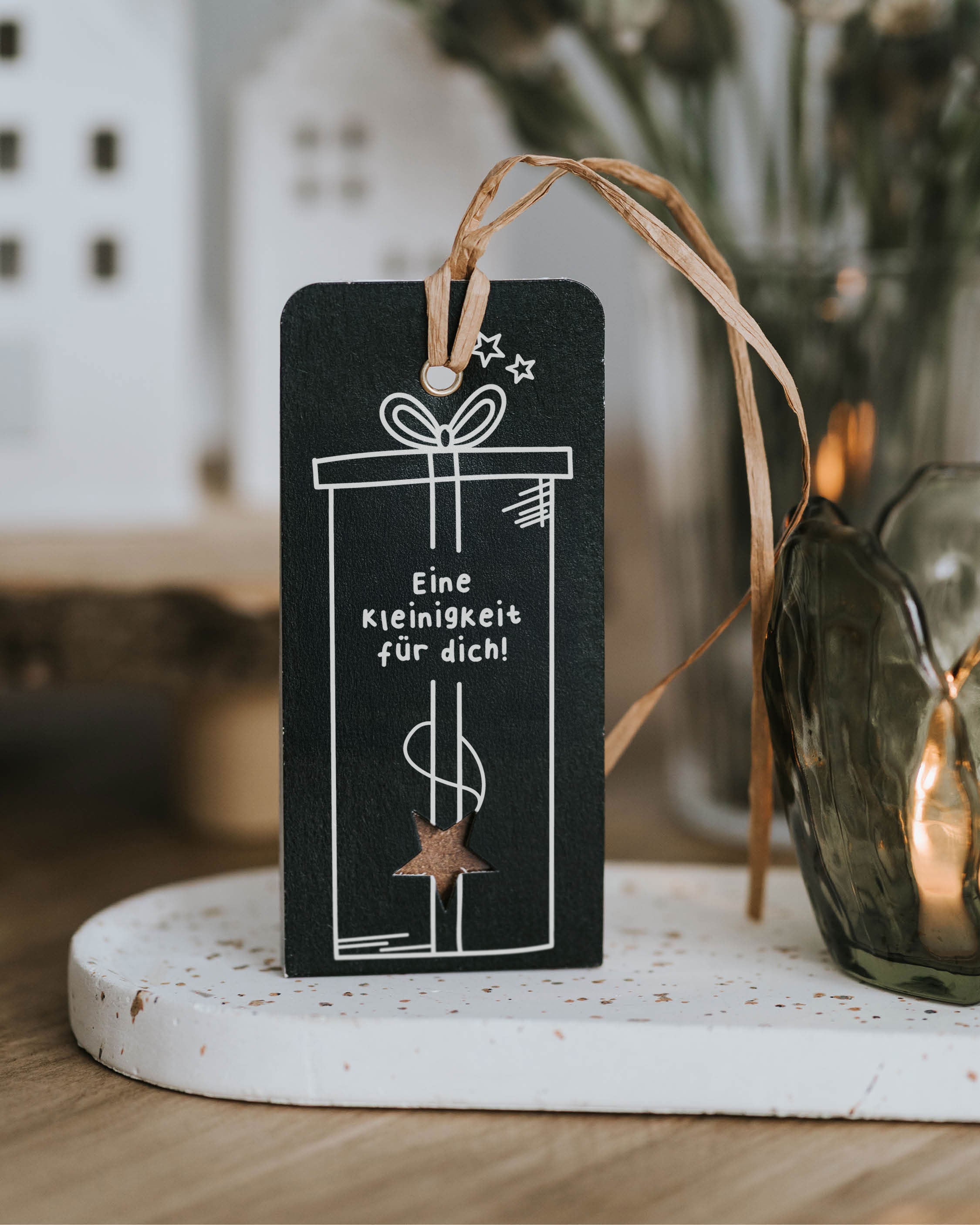 Geschenkanhänger mit der Botschaft „Eine Kleinigkeit“ – liebevolle Geste für kleine Herzensmomente