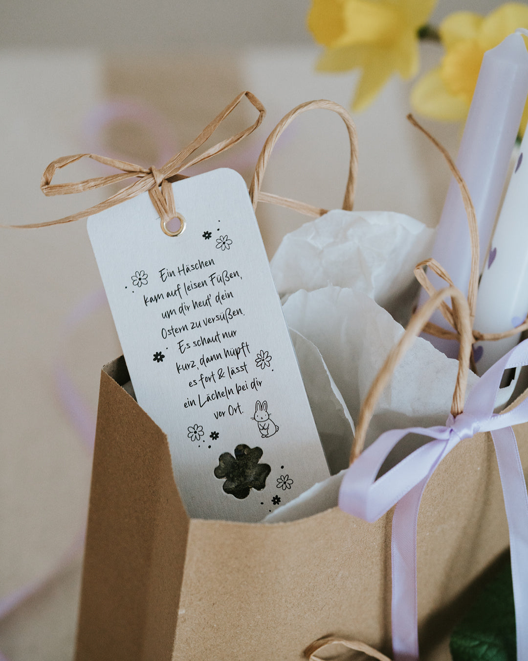 Geschenkanhänger mit Häschenmotiv, Blüten-Details und Gute-Laune-Salz