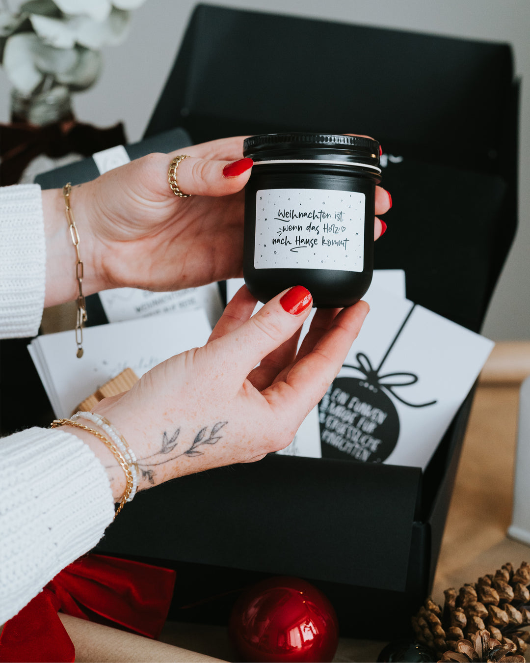 Weihnachts-Geschenkbox voller Achtsamkeit und Freude – das perfekte Präsent für stille, leuchtende Momente