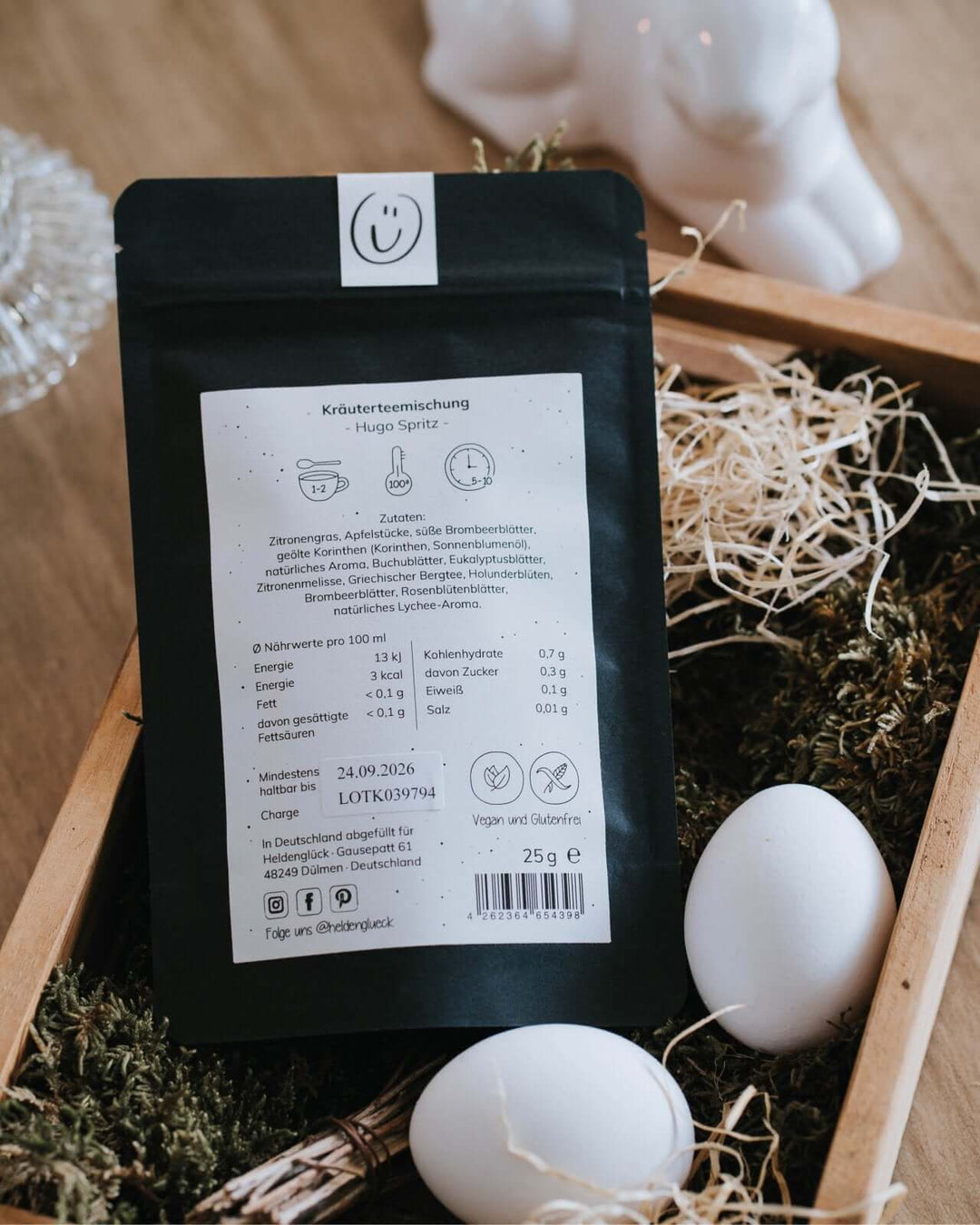 Tee mit Spruch oder Motiv Frühlingsglück in schwarz weiss