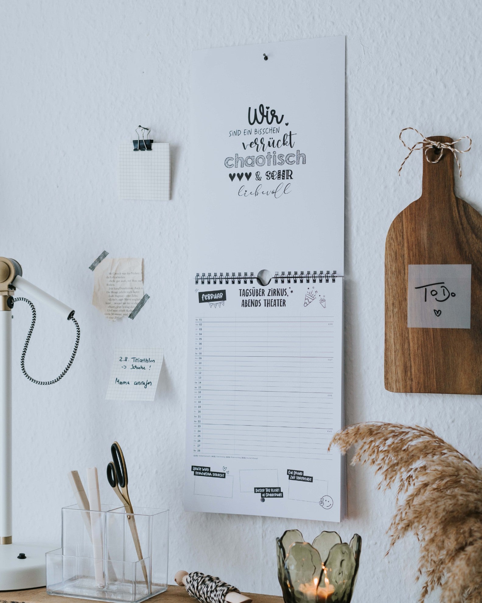 Monatsseite mit inspirierendem Spruch und klarer Typografie