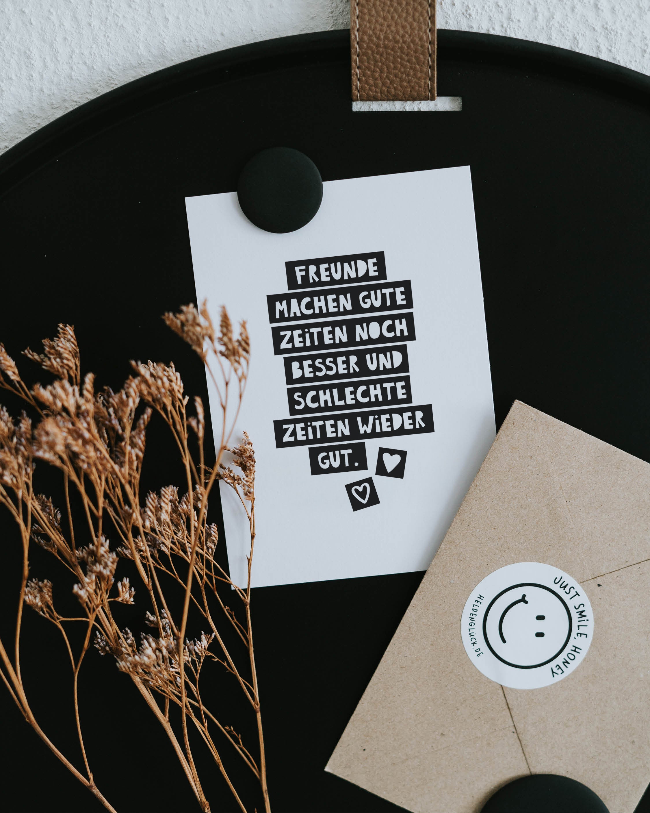 Freundschafts-Postkarte von Heldenglück – schlicht, modern und voller Bedeutung.