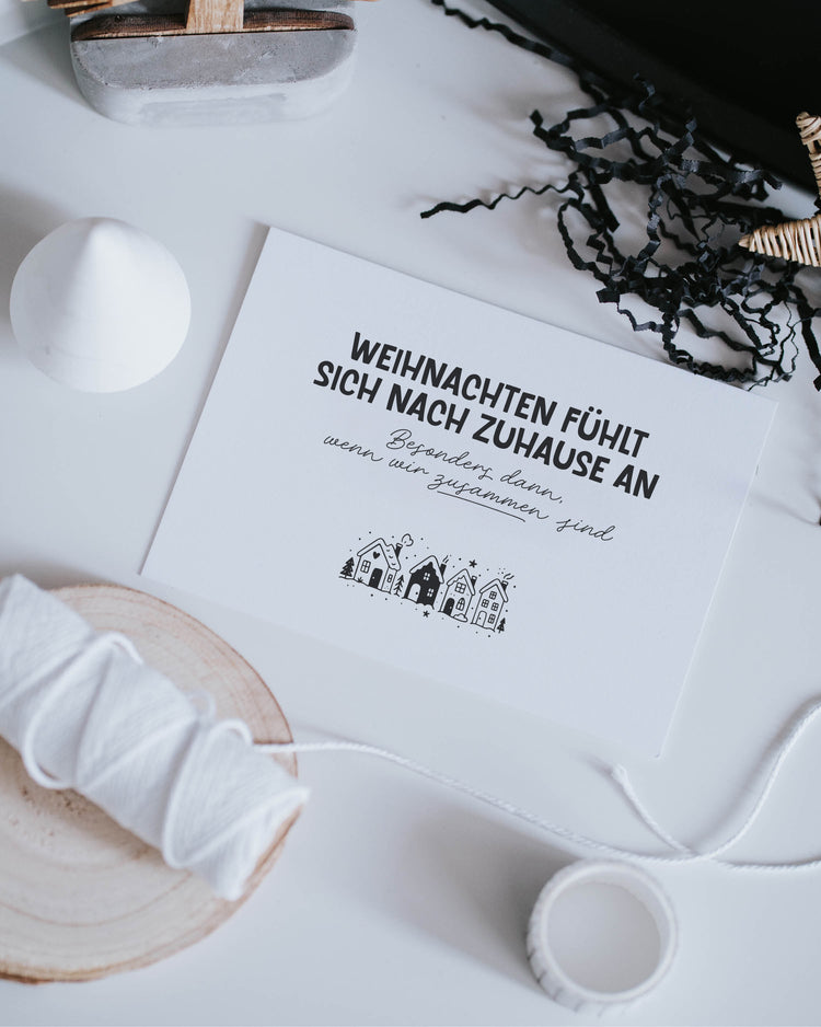 Weihnachtskarte von Heldenglück im modernen Stil – emotionaler Spruch, schlichtes Design, echtes Gefühl.