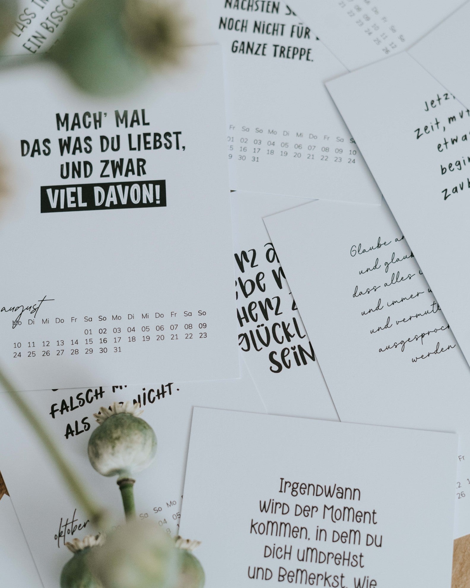 Set aus 12 Kalenderkarten mit stilvollen Spruechen im A6 Format