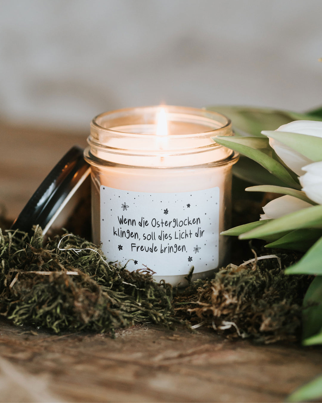 Duftfreie Osterkerze aus veganem Rapswachs für sanfte, gemütliche Lichtmomente