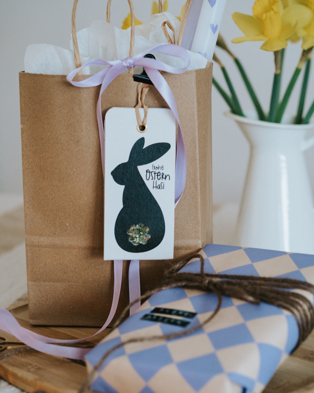 Kleine Osteraufmerksamkeit mit Geschenkanhänger „Frohe Ostern Hasi“