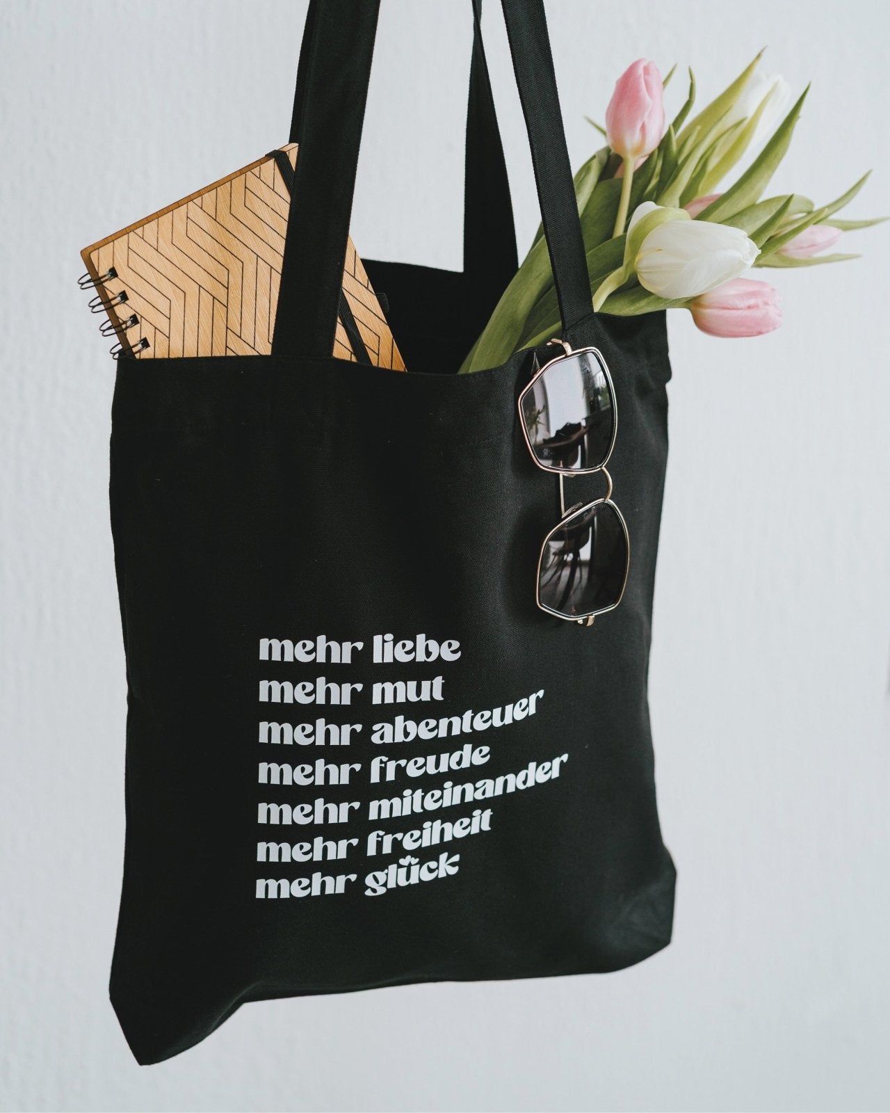 Mehr Liebe Taschen Heldenglück Schwarz