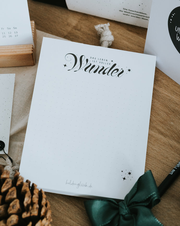 Notizblock „Wunder“ mit dem Spruch „Das Leben ist voller Wunder“ – liebevoll gestaltet für kleine Gedanken und große Träume
