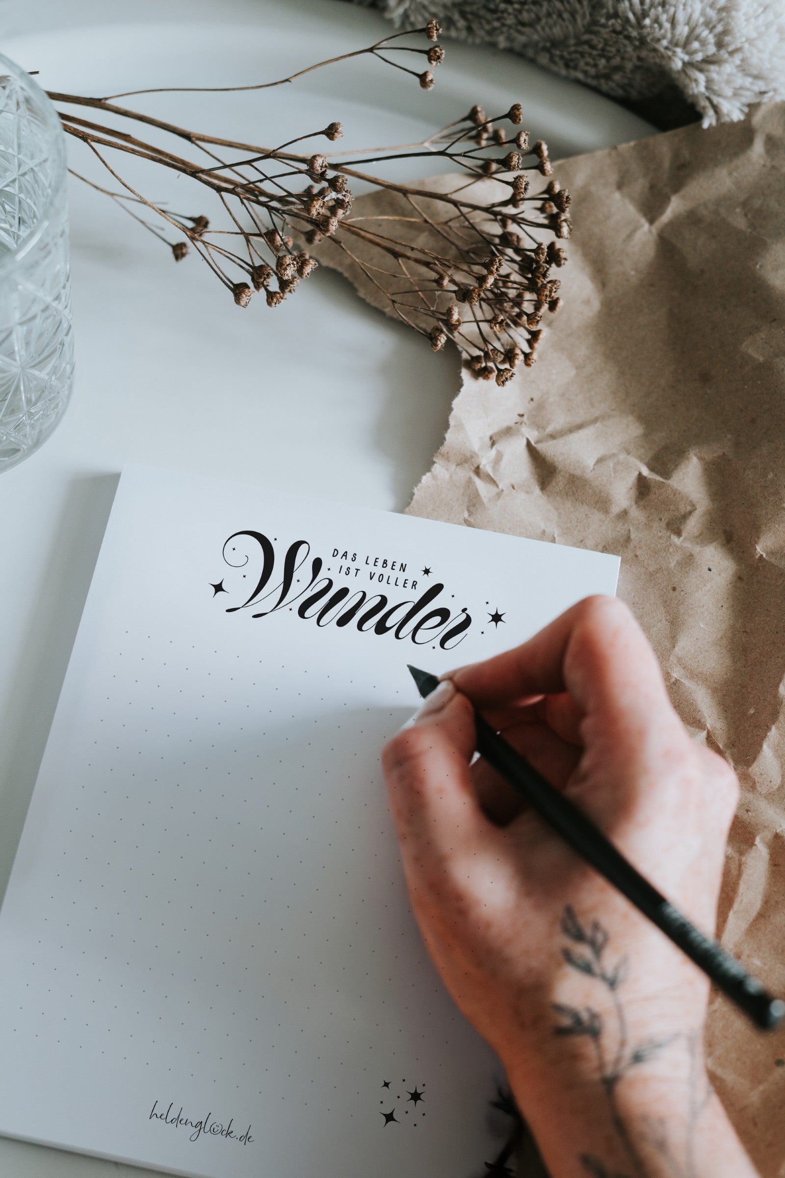 Heldenglück Notizblock „Wunder“ – hochwertig, minimalistisch und mit einer Botschaft voller Zuversicht