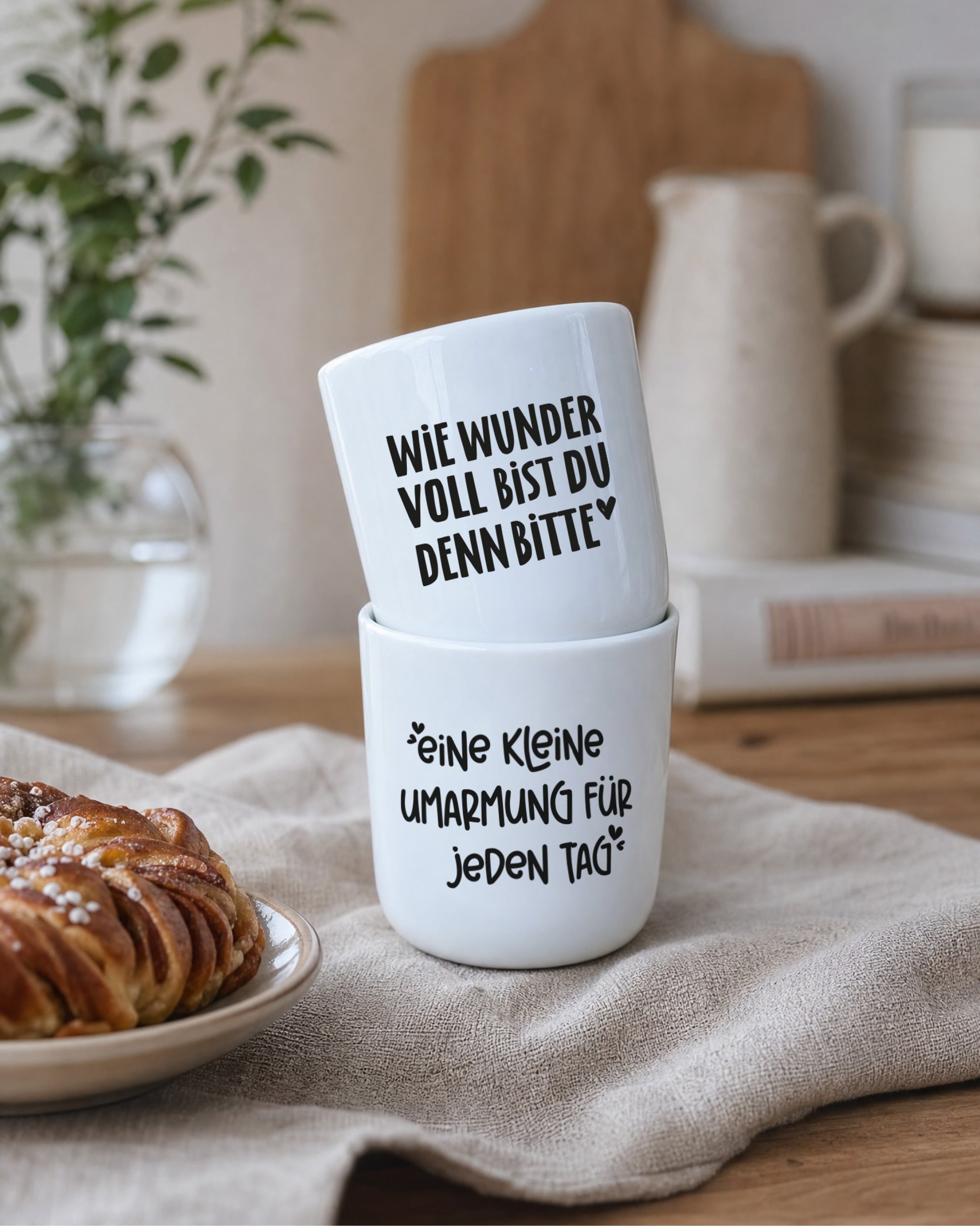 Minimalistischer Porzellanbecher mit persönlicher Botschaft