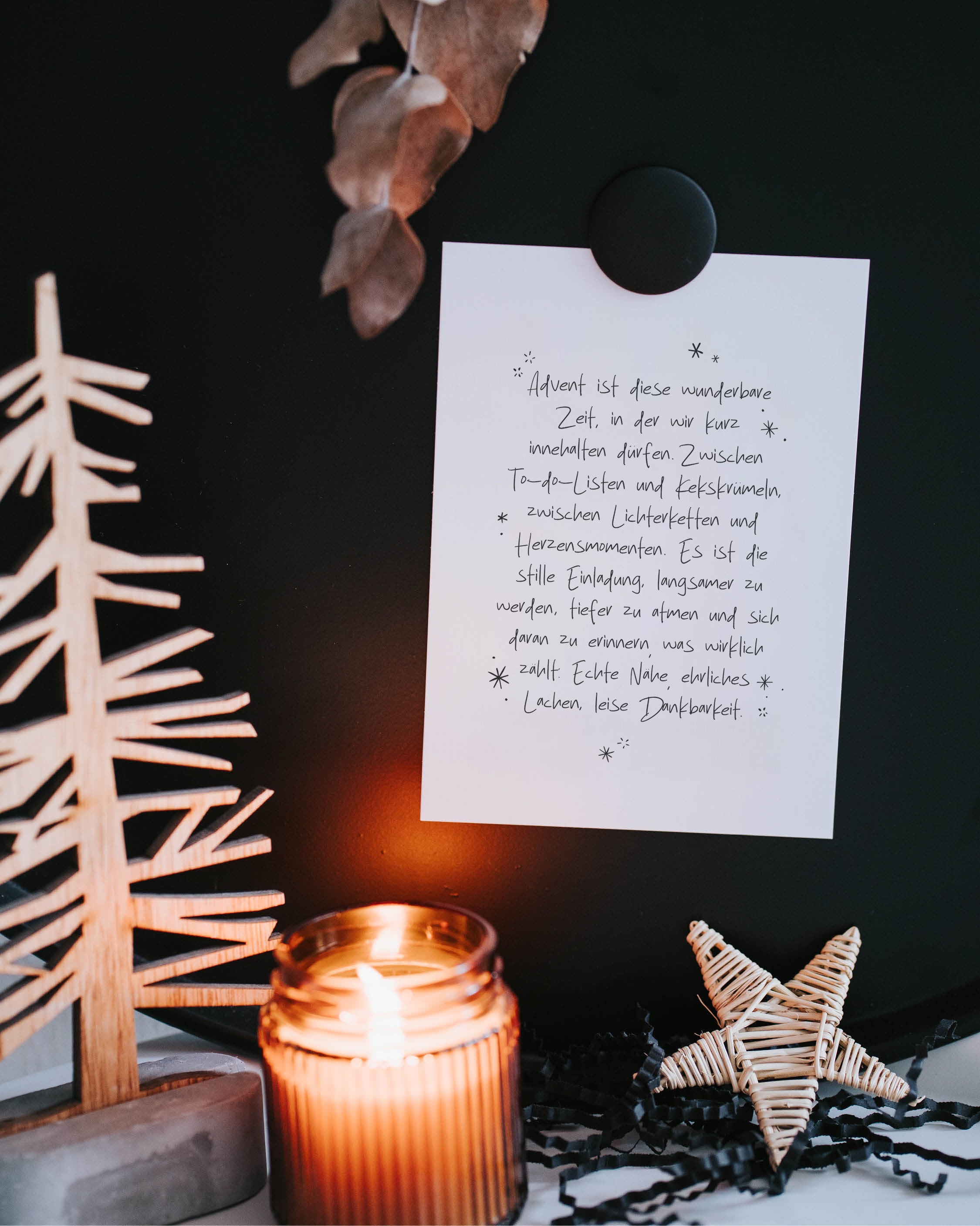 Postkarte mit Spruch „Zeit zum Innehalten & Durchatmen“ – liebevoller Adventsgruß voller Ruhe und Wärme.