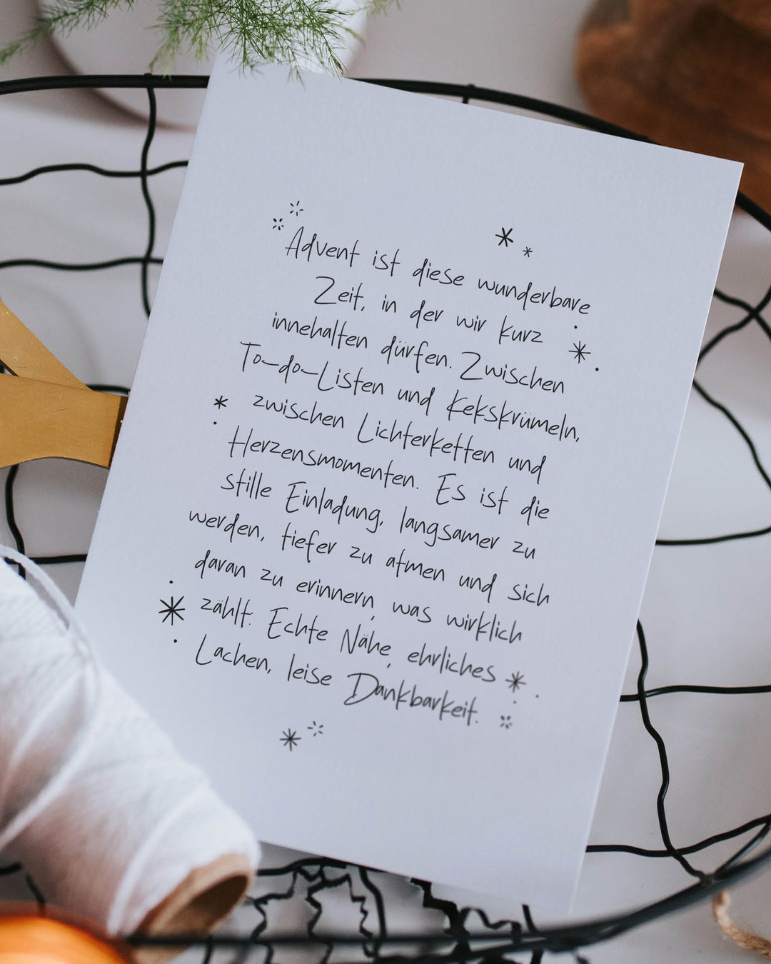 Adventskarte mit Spruch über Innehalten und Dankbarkeit – liebevoller Gruß für ruhige Momente im Dezember