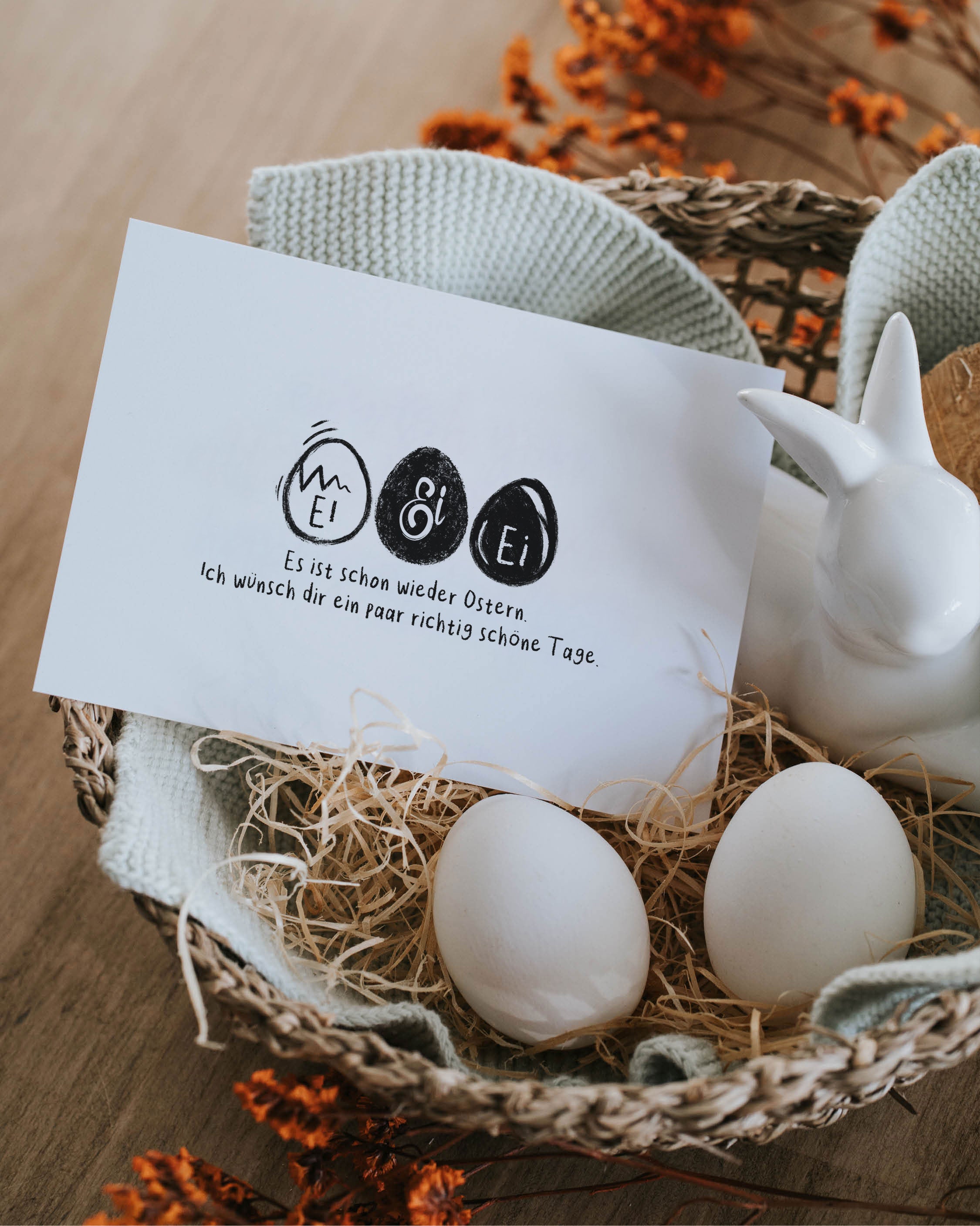 Postkarte mit dem Spruch „Ei Ei Ei“ im minimalistischen Design
