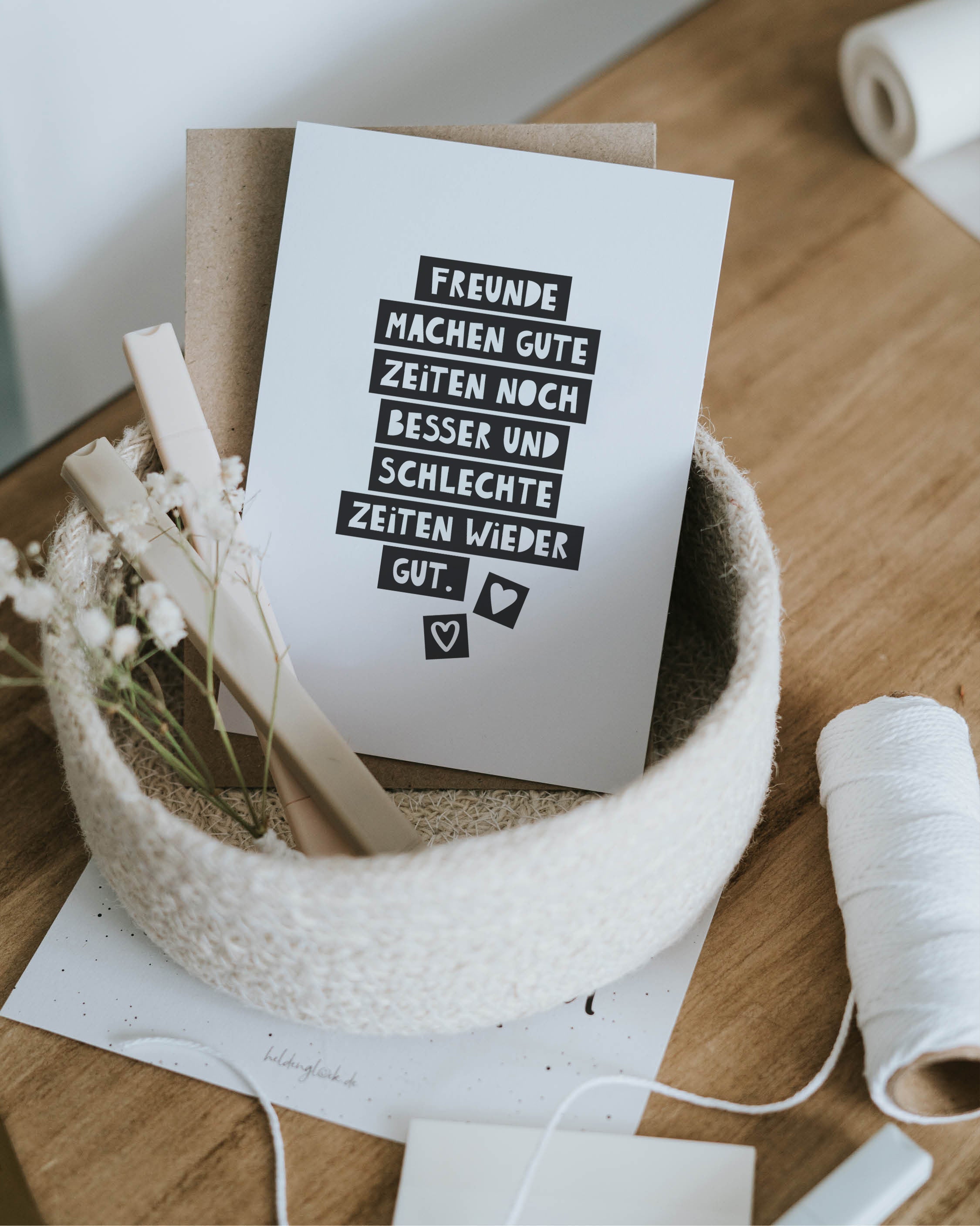 Schlichte Postkarte im klaren Design – liebevolles Dankeschön für Menschen, die immer da sind.