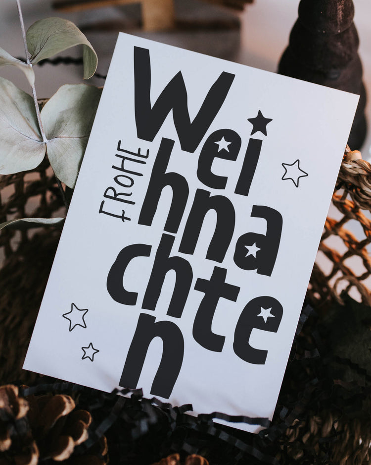 Postkarte mit modernem „Frohe Weihnachten“-Design und drei kleinen Sternen – stilvoller Weihnachtsgruß ohne Kitsch