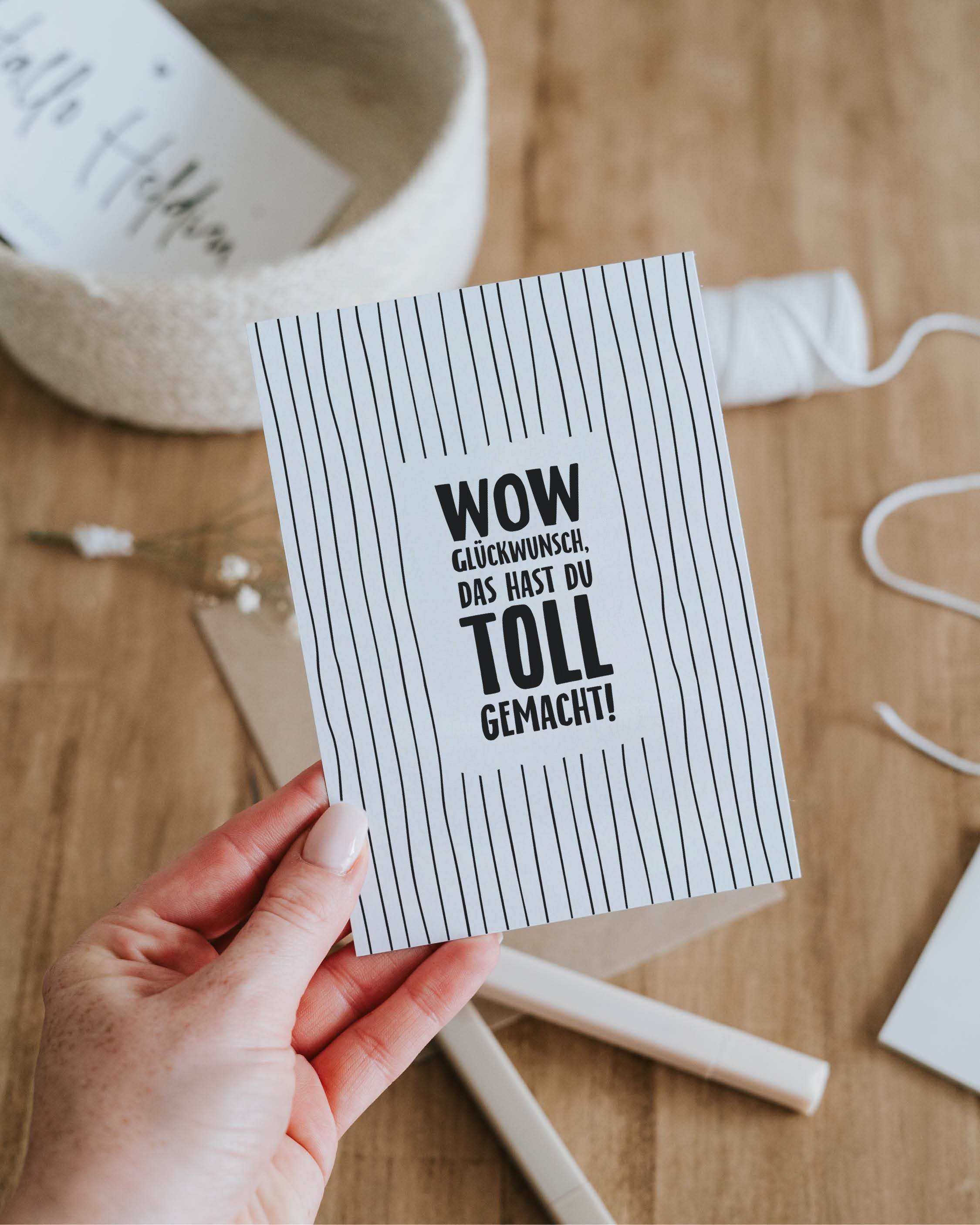 Moderne Postkarte mit starkem Spruch – perfekte Karte zur bestandenen Prüfung oder zum neuen Job.