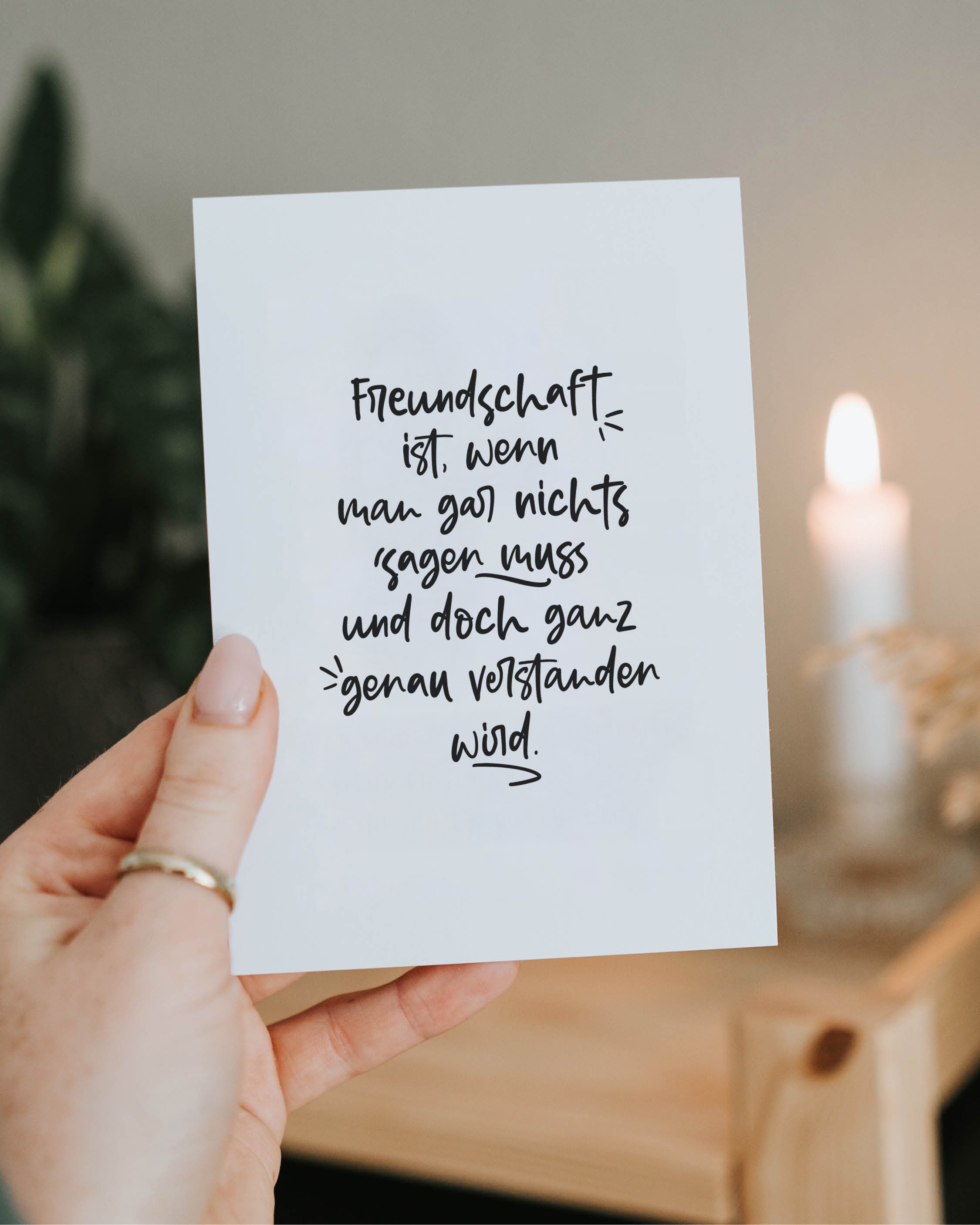 A6-Postkarte im klaren Schwarz-Weiß-Look – stilles Zeichen echter Freundschaft und Wertschätzung.