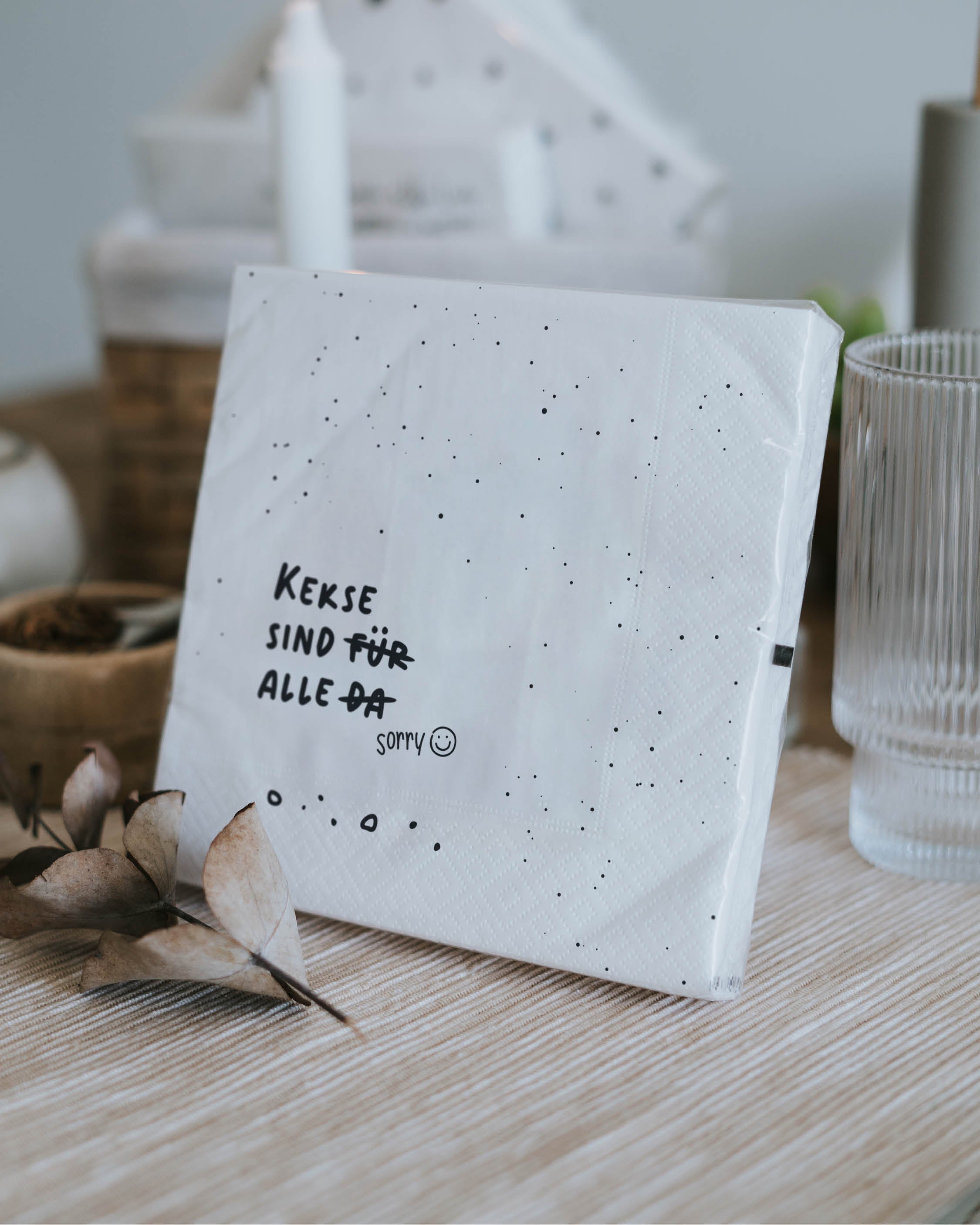 Weihnachtliche Serviette mit feinem Humor – für Adventsbrunch oder spontane Lacher am Tisch.