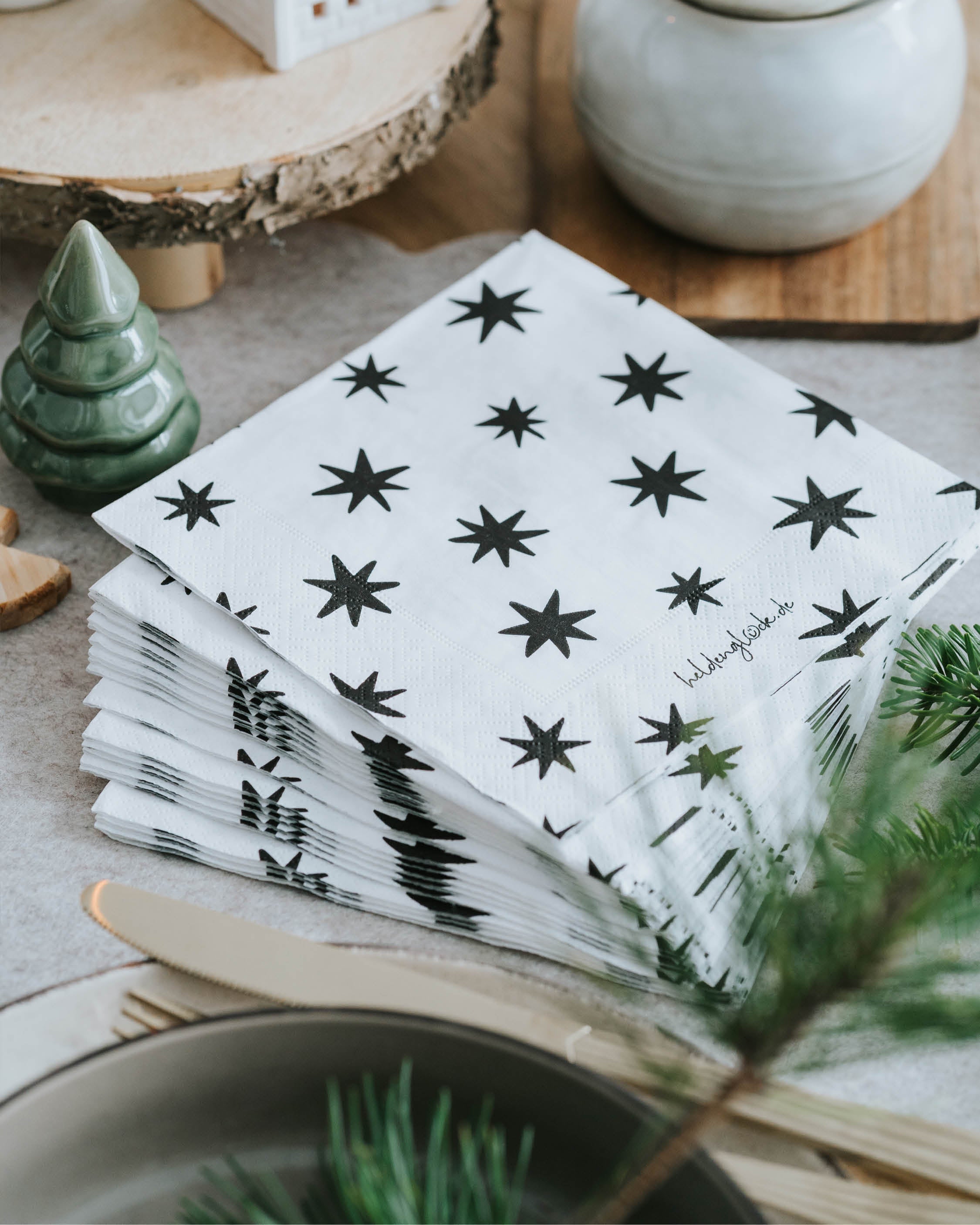 Serviette mit charmantem Spruch für Weihnachten – perfekt als Deko oder Mitbringsel.