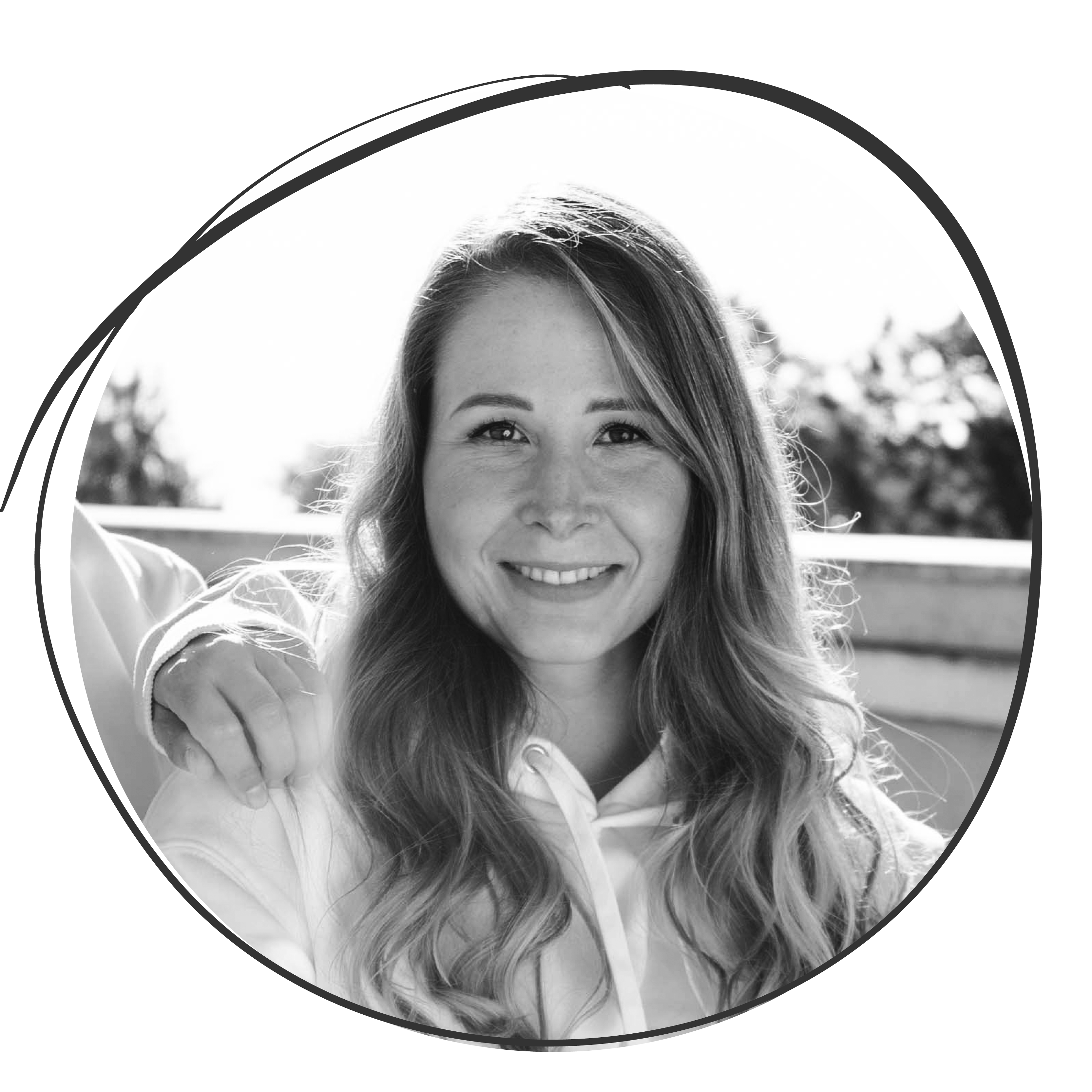 Teamfoto einer Person aus dem Bereich Kreation und Geschäftsleitung – kreative Leitung bei Heldenglück