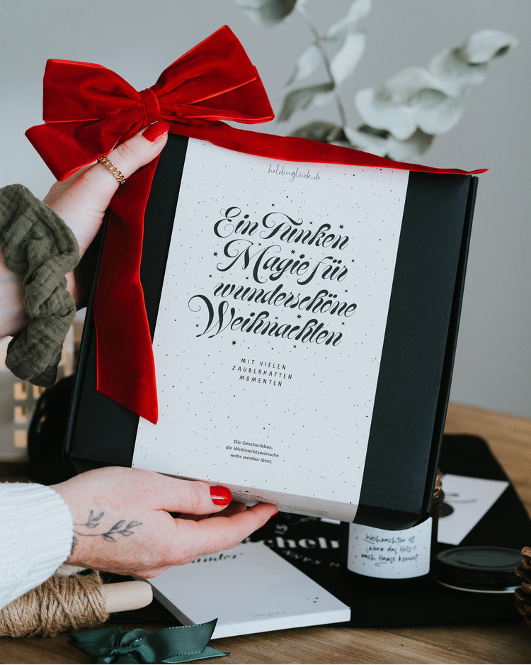 Weihnachts-Geschenkbox „Ein Funken Magie für wunderschöne Weihnachten“ – liebevoll gepackt mit Kerze, Tee & Inspiration