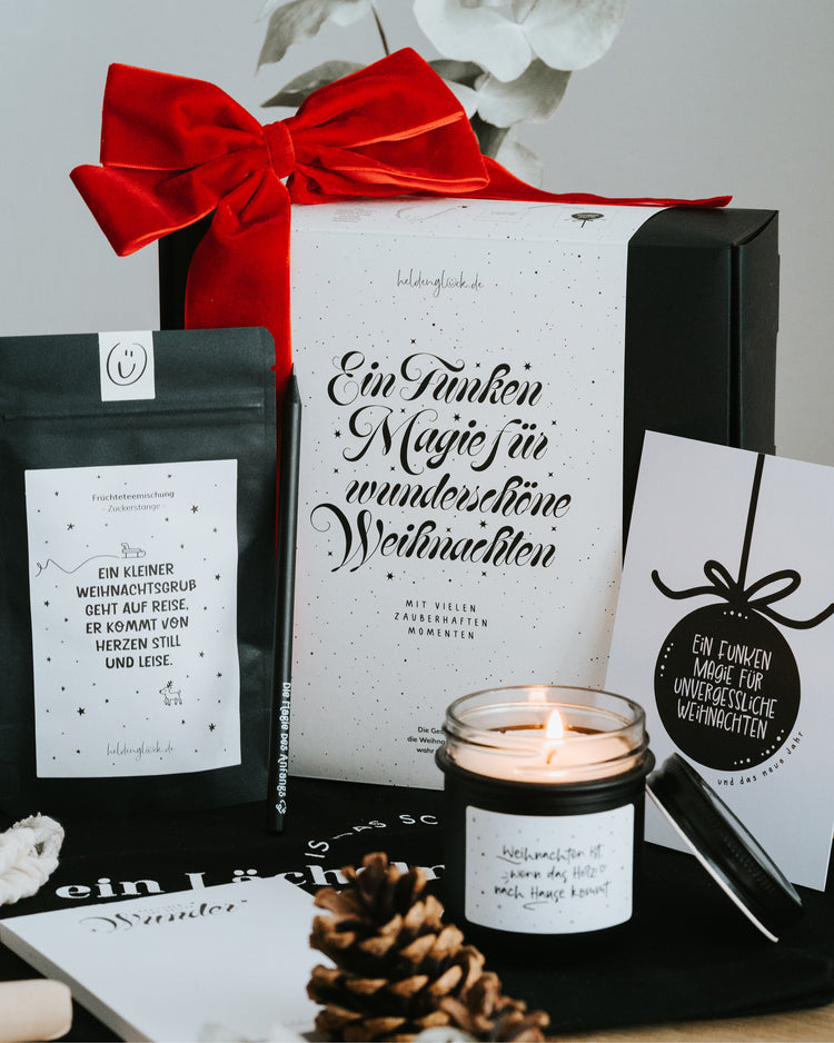 Weihnachts-Geschenkbox mit Kerze, Tee, Notizblock, Bleistift, Postkarte & Kalender – liebevoll zusammengestellt