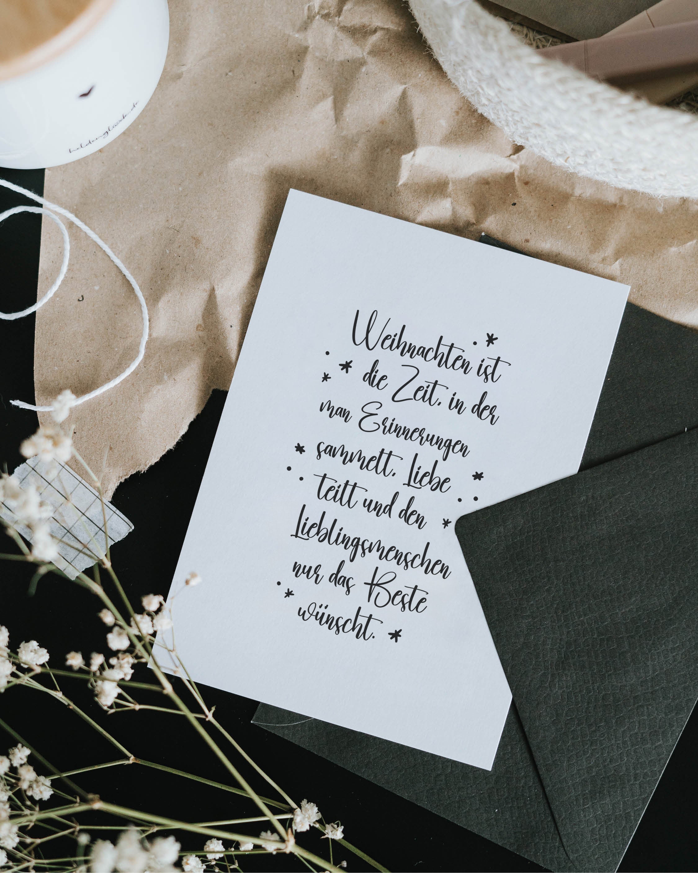 Gefühlvolle Weihnachtskarte mit ruhigem Design – erinnert an das, was an Weihnachten wirklich zählt: Liebe, Nähe, Erinnerungen.