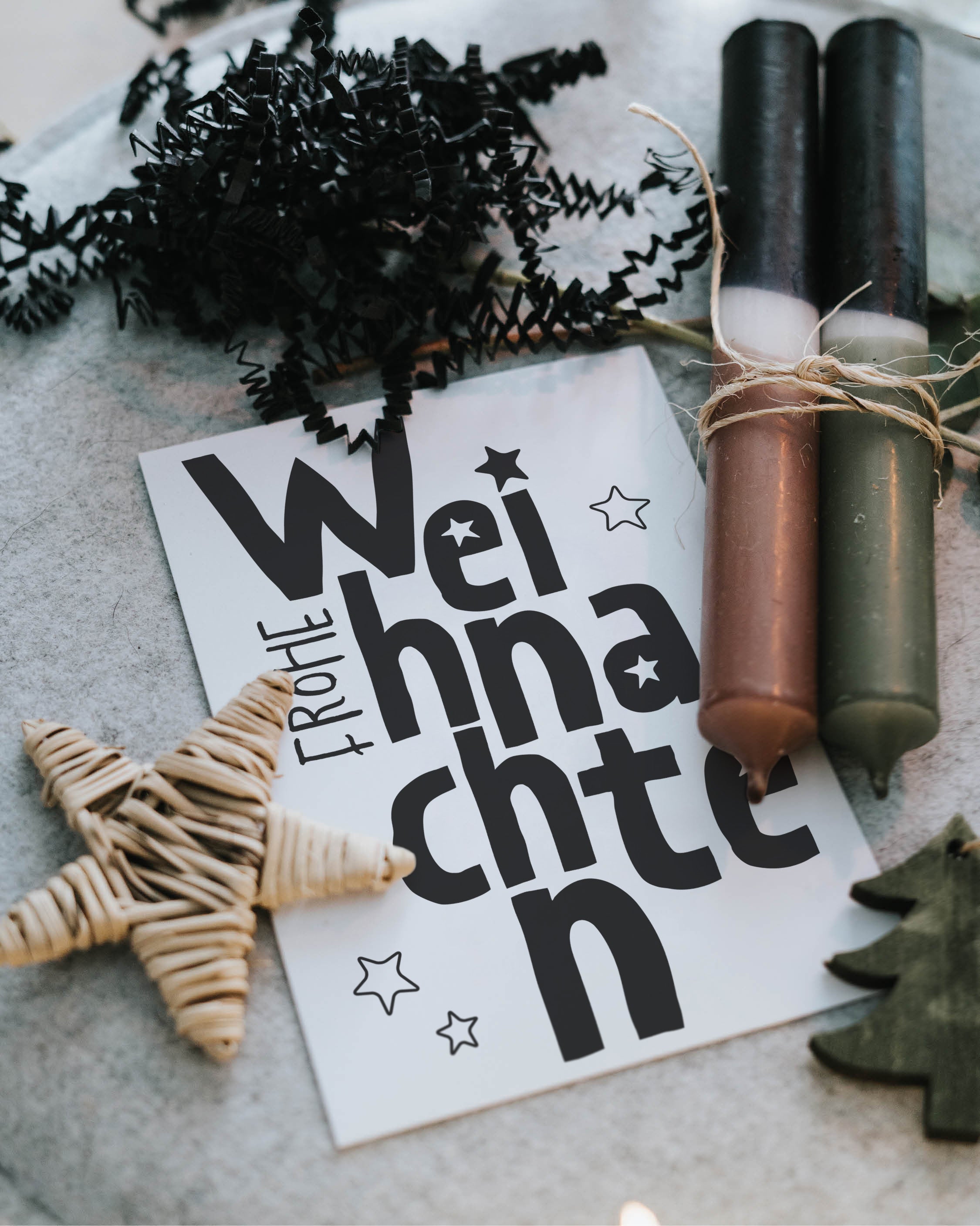 Edle Postkarte mit klarer Botschaft „Frohe Weihnachten“ – Designgruß mit feinem, festlichem Akzent.