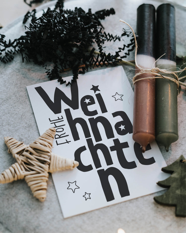 Edle Postkarte mit klarer Botschaft „Frohe Weihnachten“ – Designgruß mit feinem, festlichem Akzent.