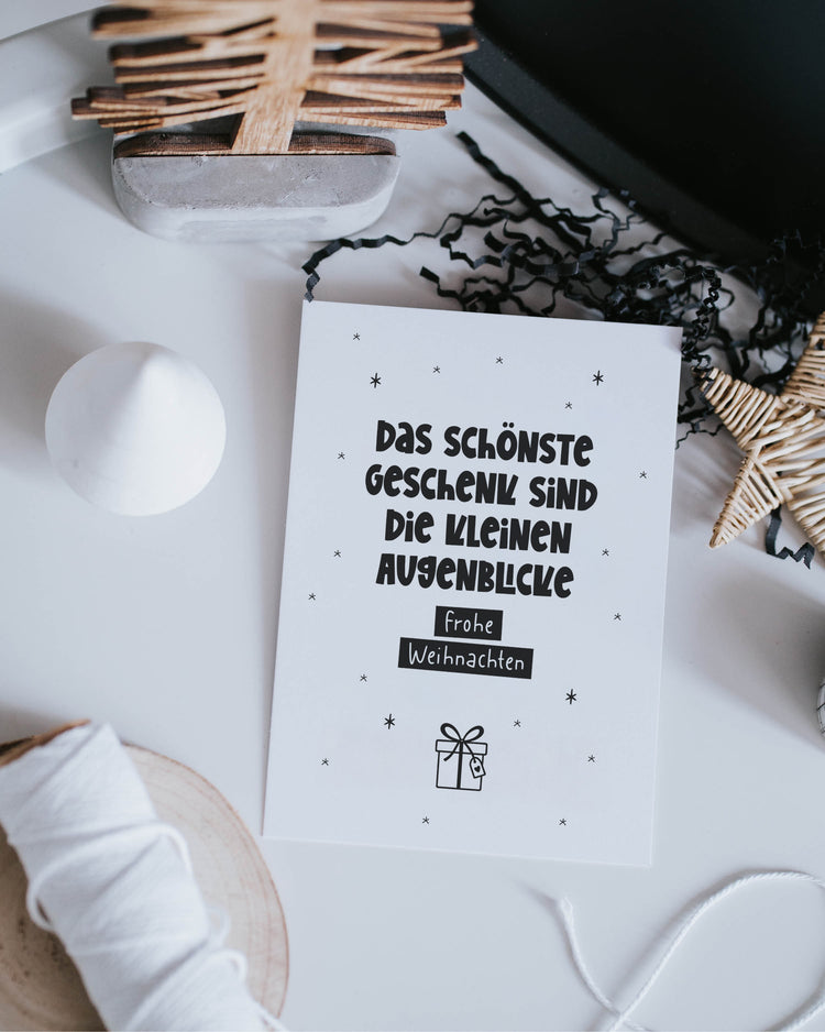 Edle Postkarte mit ruhigem Weihnachtsspruch – perfekte Aufmerksamkeit für Freund:innen oder Kolleg:innen.