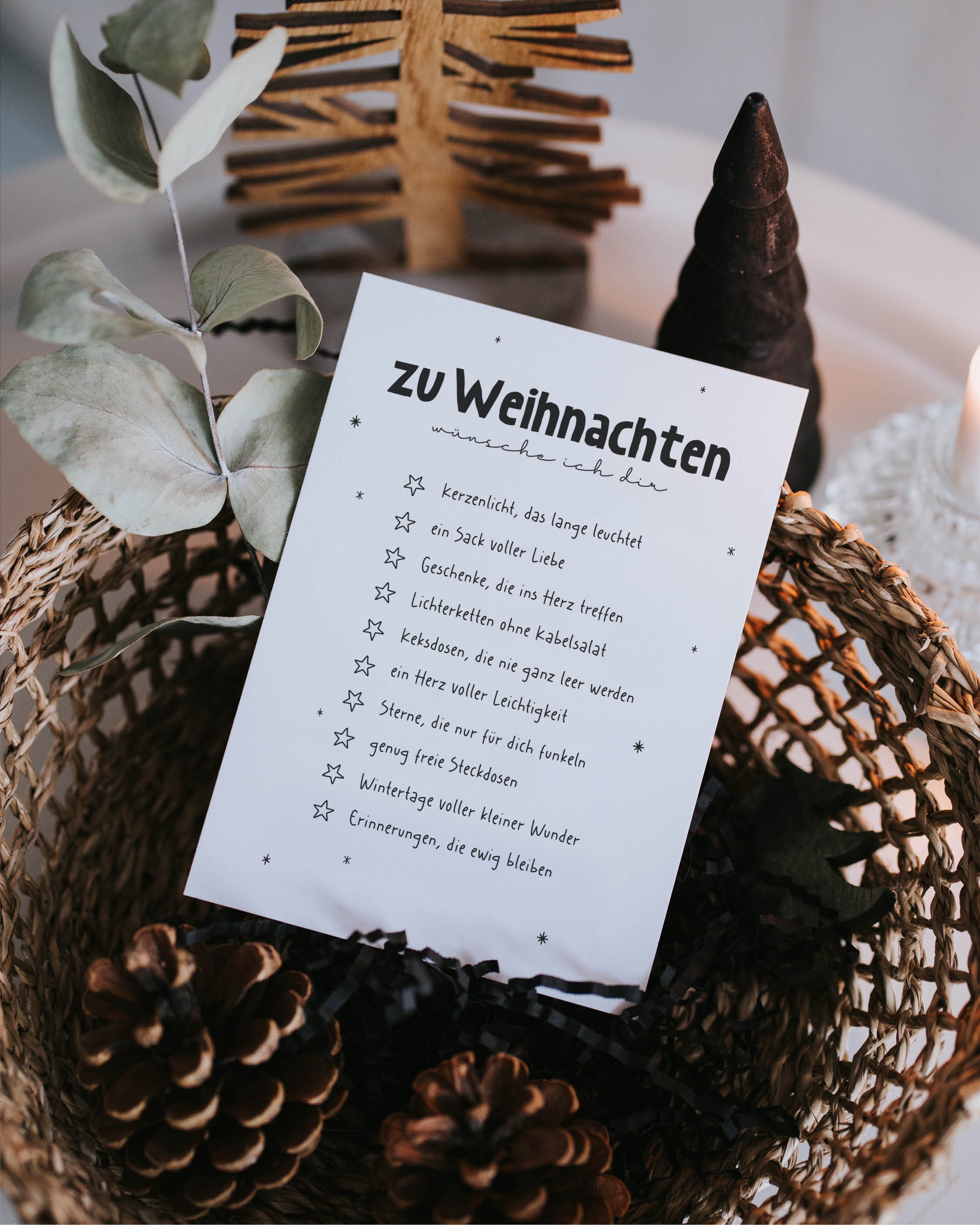 Zarte Weihnachtskarte mit liebevollem Augenzwinkern – perfekt für Freund:innen, Kolleg:innen oder Nachbar:innen.