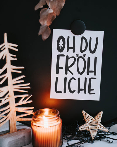 Weihnachtskarte mit Schriftzug „Oh du fröhliche“ – schlichtes, klassisches Design für stilvolle Weihnachtsgrüße.