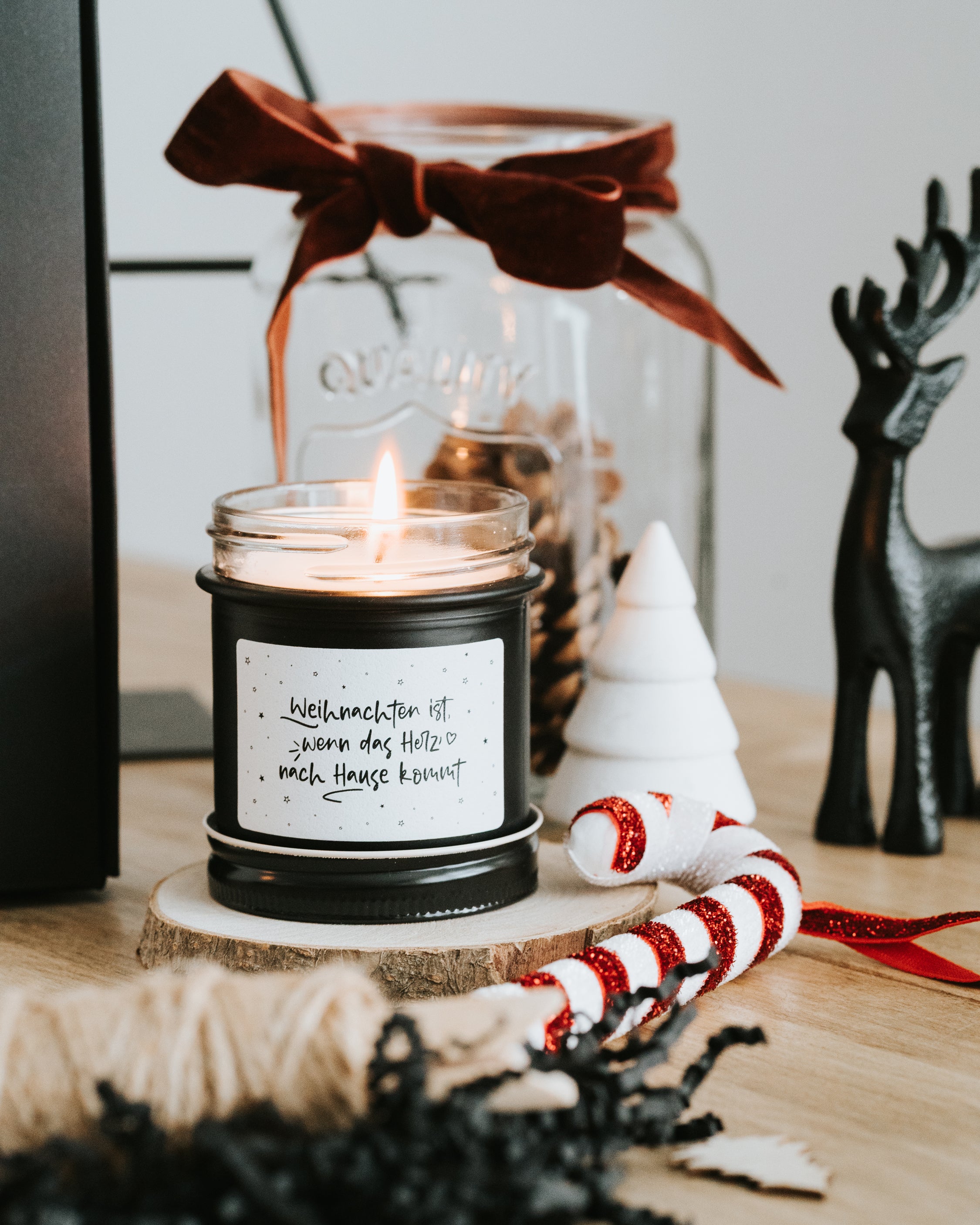 Weihnachtskerze mit dem Spruch „Wärme für Herz & Zuhause“ – stilvolles Geschenk für die Adventszeit voller Licht und Gefühl