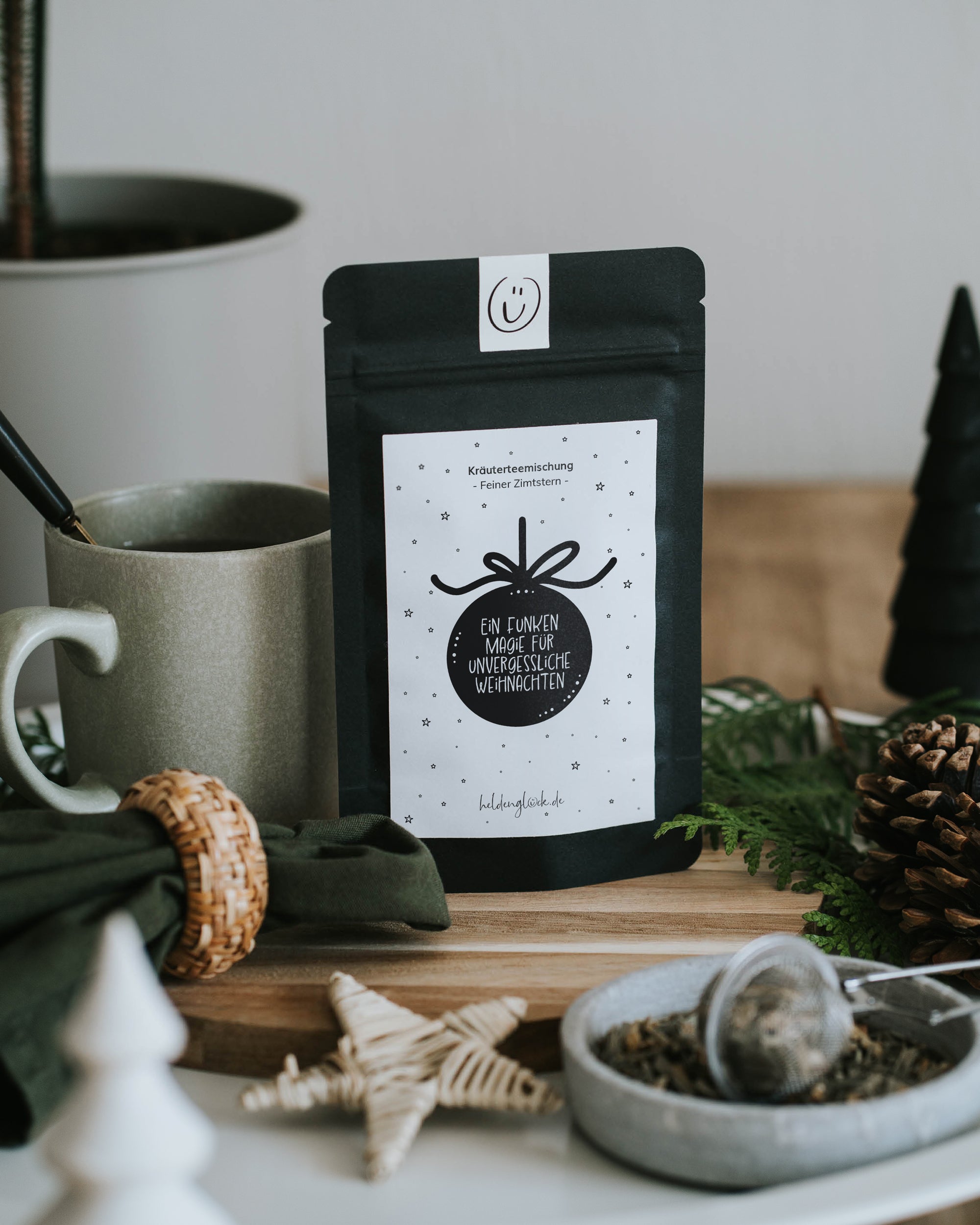Tee mit liebevollem Weihnachtsspruch – ideal für gemütliche Winterabende