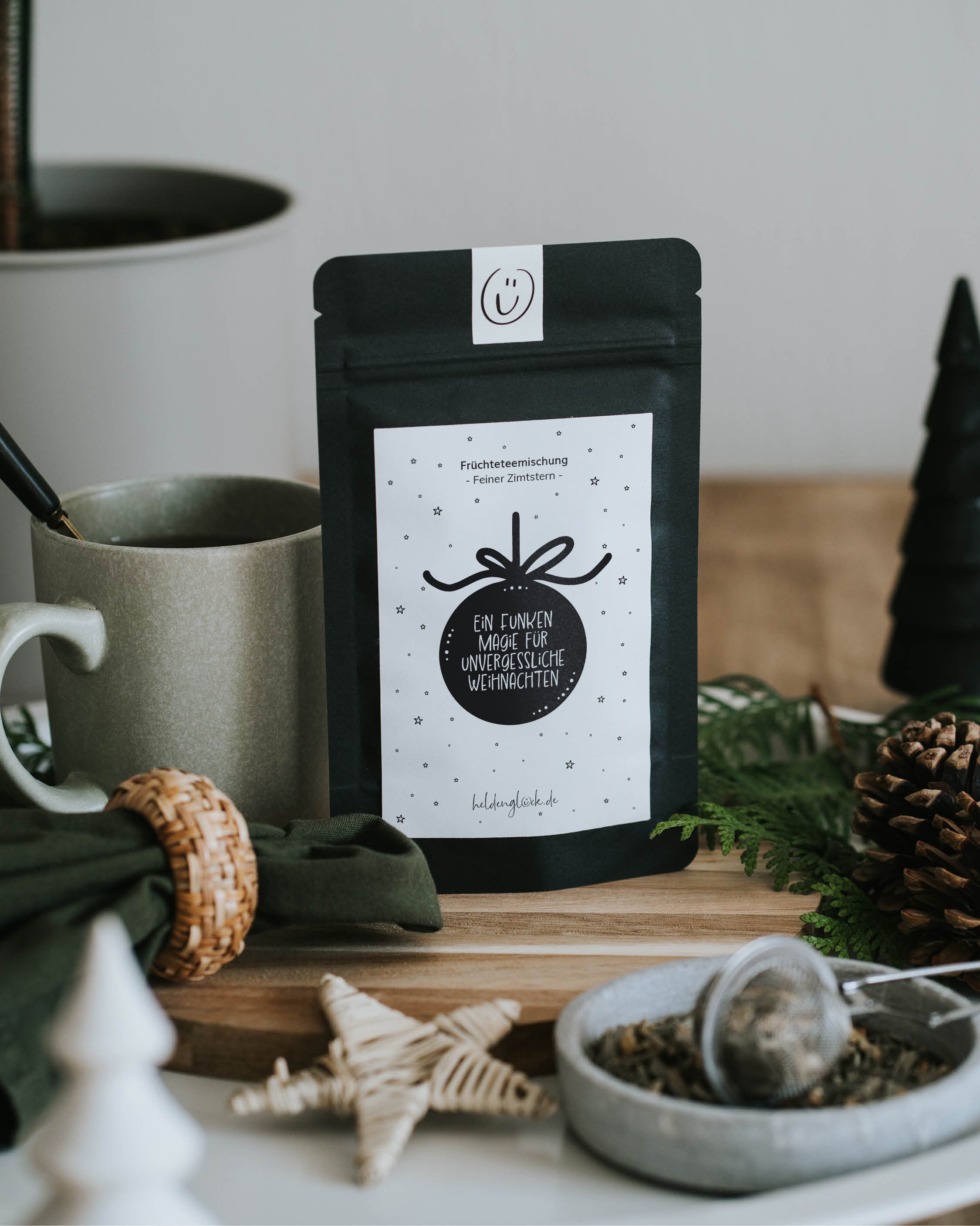 Tee mit liebevollem Weihnachtsspruch – ideal für gemütliche Winterabende