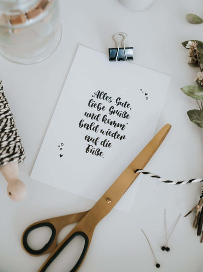 Postkarte mit Spruch und motiv Alles Gute, liebe Grüße in schwarz weiss