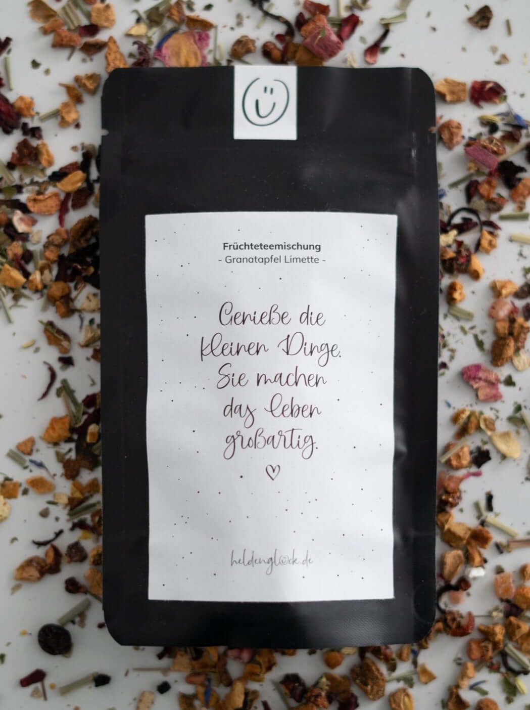 Tee mit Spruch oder Motiv Kleine Dinge in schwarz weiss