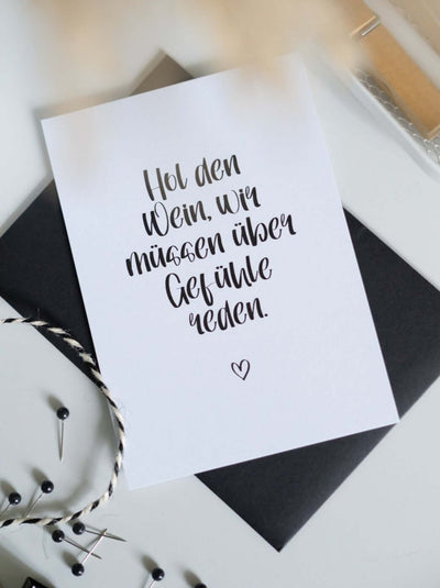 Postkarte mit Spruch oder Motiv Hol den Wein in schwarz weiss