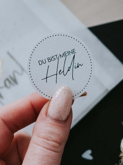Geschenke für Heldinnen – „Meine Heldin“-Sticker für starke Frauen