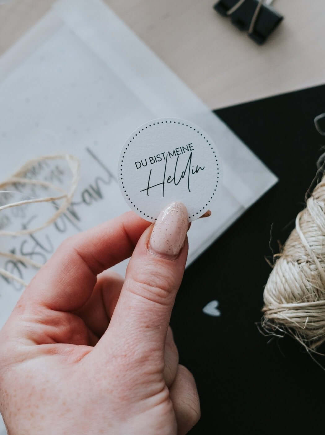 Geschenke für Heldinnen – „Meine Heldin“-Sticker für starke Frauen