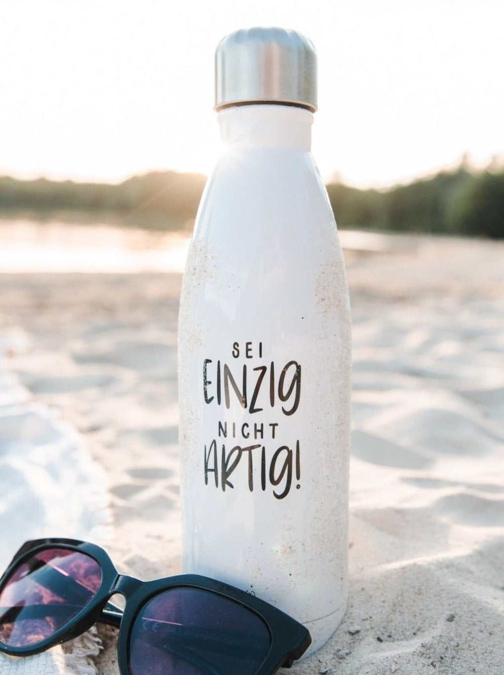 Thermoflasche mit Spruch oder Motiv Einzigartig in schwarz weiss