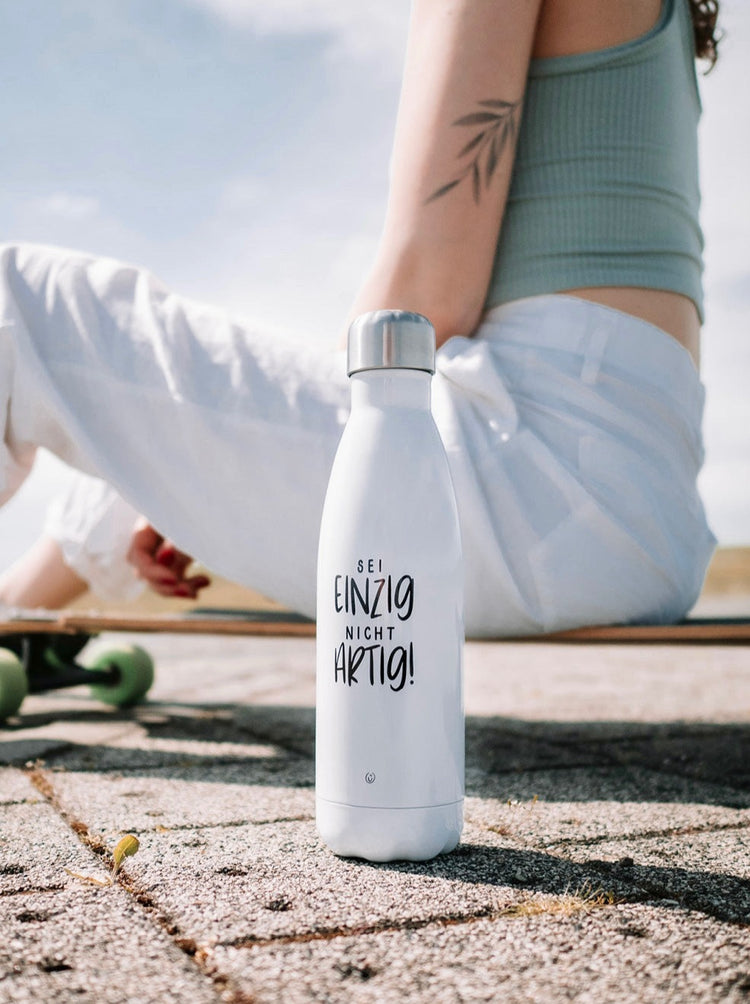 Thermoflasche mit Spruch oder Motiv Einzigartig in schwarz weiss