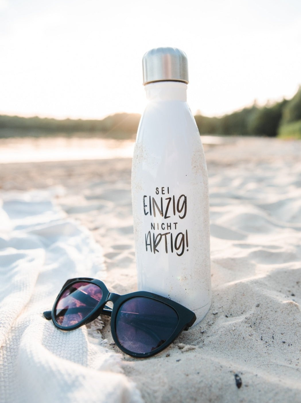 Thermoflasche mit Spruch oder Motiv Einzigartig in schwarz weiss
