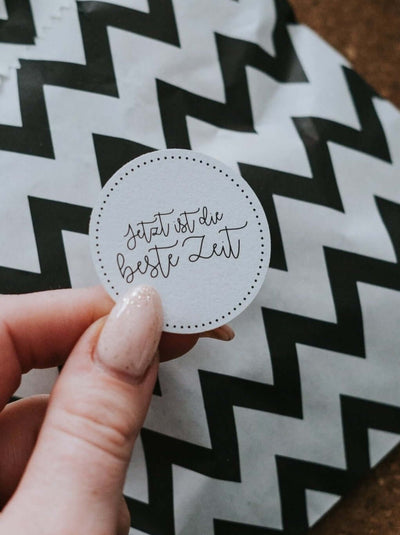 Geschenke für den Moment – „Best Time“-Sticker für besondere Augenblicke