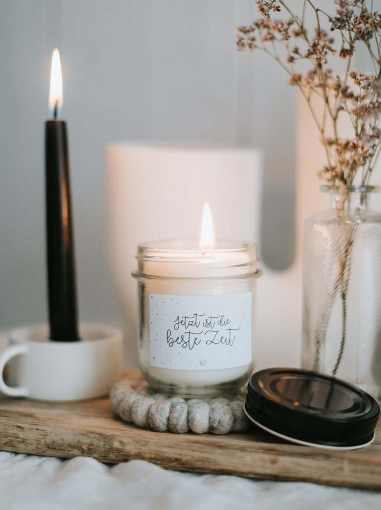 Kerze im Glas mit Spruch oder Motiv Beste Zeit in schwarz weiss