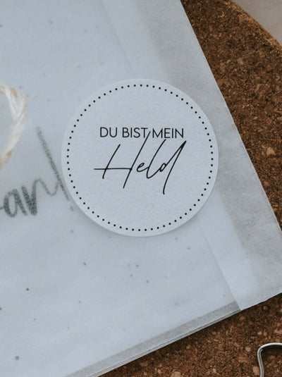 Geschenke für echte Helden – „Mein Held“-Sticker mit Herz & Stil