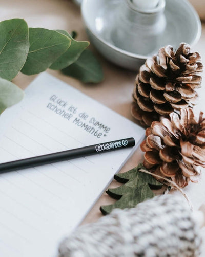 Bleistift mit Spruch oder Motiv Glücksbringer in schwarz weiss